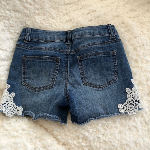 Girls shorts size M - Picture 3 of 5